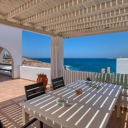Thea - Beachfront 5 Bedrooms 别墅 *