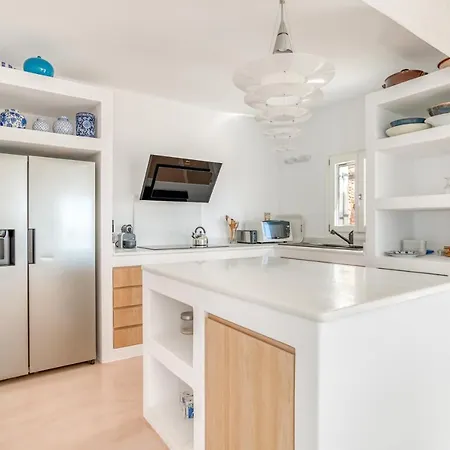 Thea - Beachfront 5 Bedrooms 别墅 *